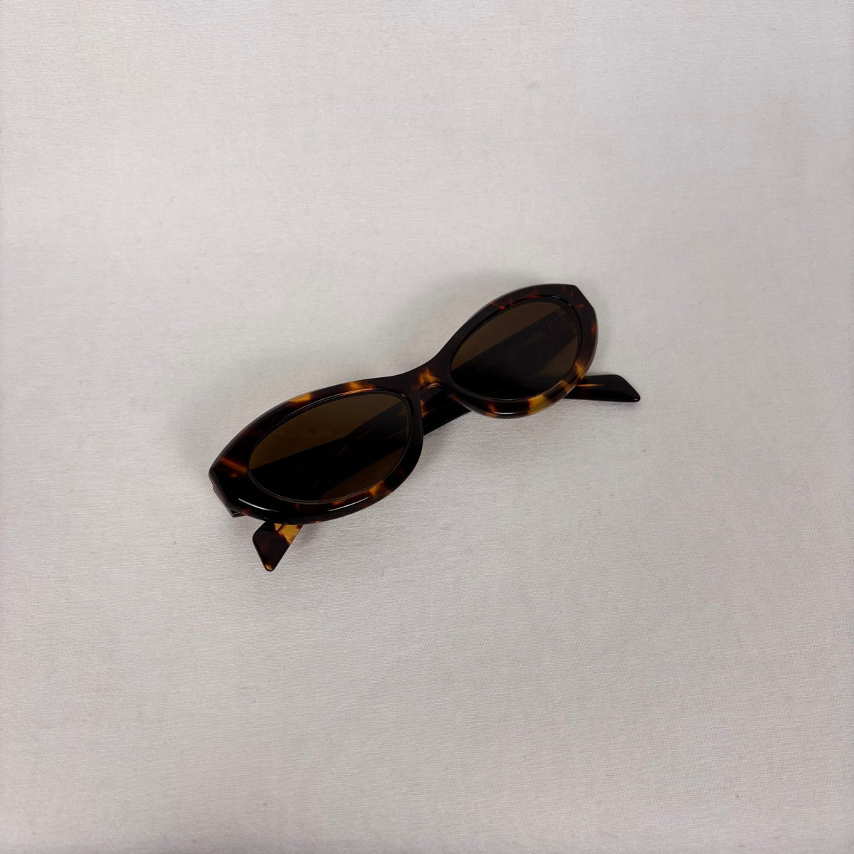 thumbnail image 2 of SPEXX Vintage Cat Eye Sunglasses With Swarovski Crystals – Tortoise Frame, Brown Gradient Lens, 100% UV400 2 of 3