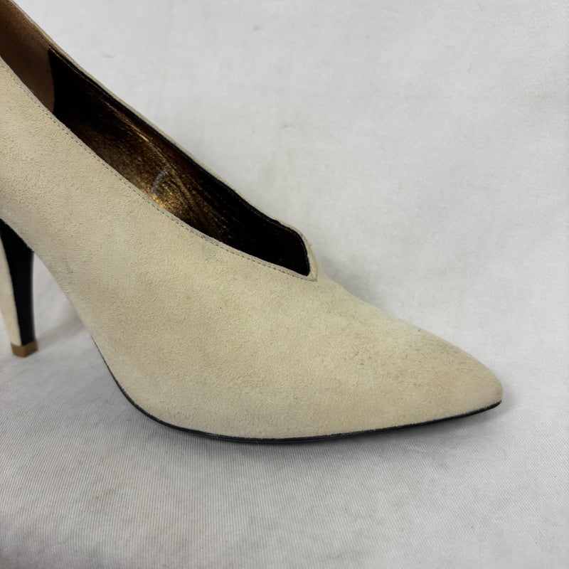 Balenciaga By Nicolas Ghesquière Suede V-cut Pumps