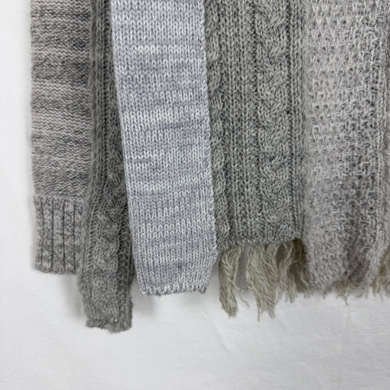 5351 Pour Les Hommes Cable Knit Sweater