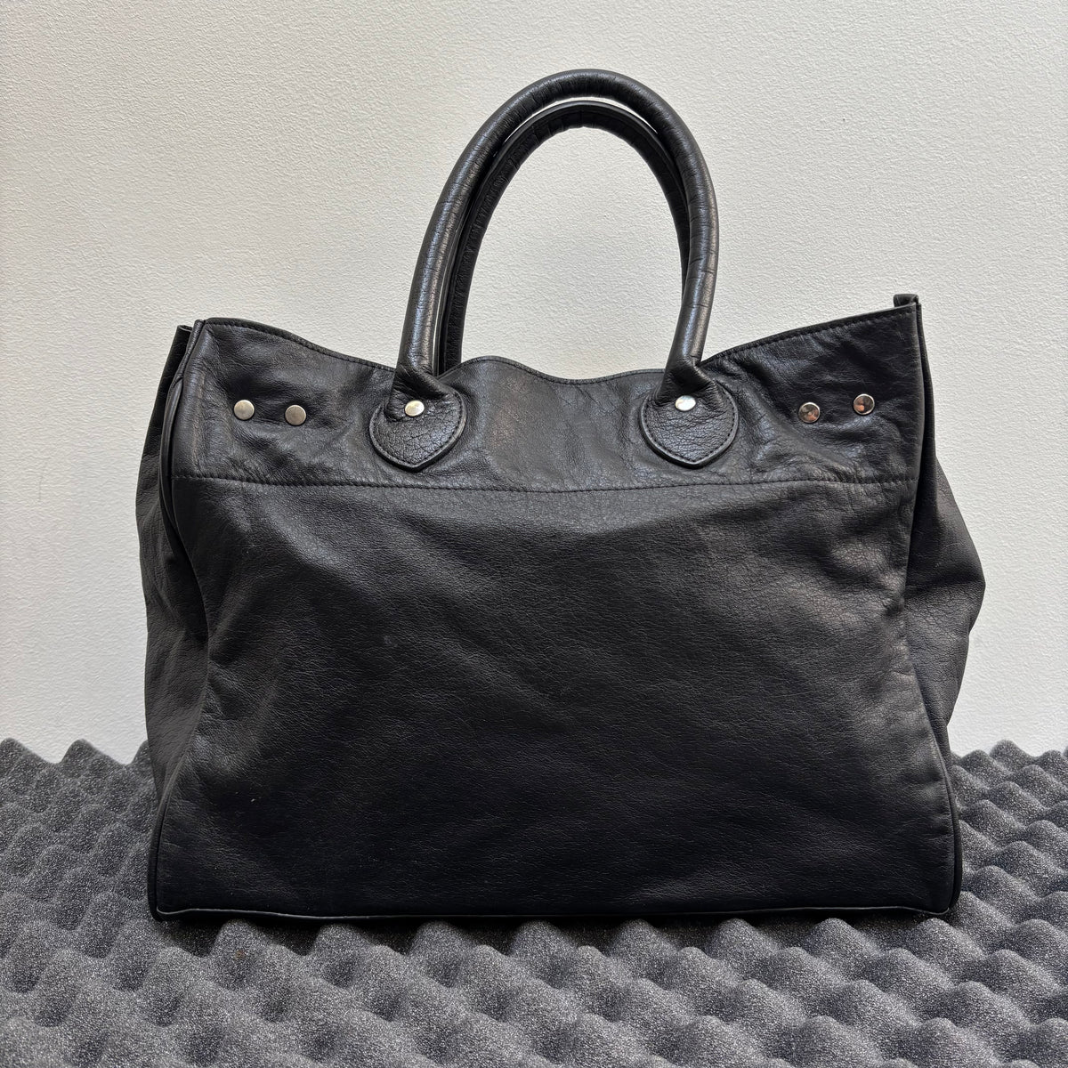 special✨ Buffalo Bobs y2k tote bag black 00s Buffalo Bobs Cowhide Leather Firkin Bag – Boketto