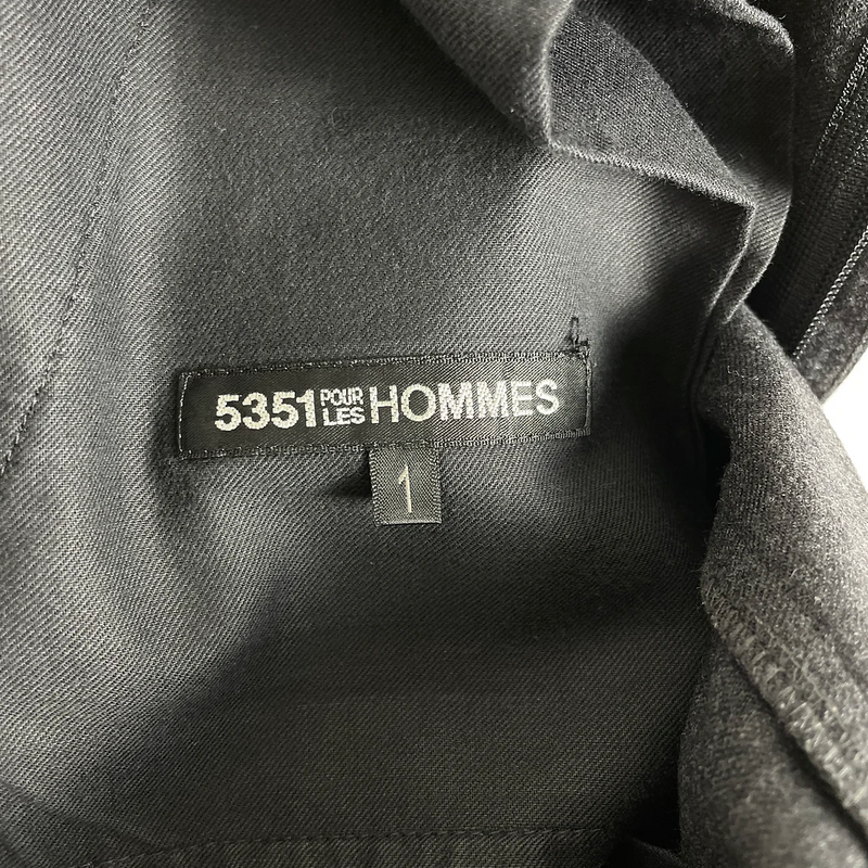 5351 Pour Les Hommes Dark Grey Capris Zipper Pockets