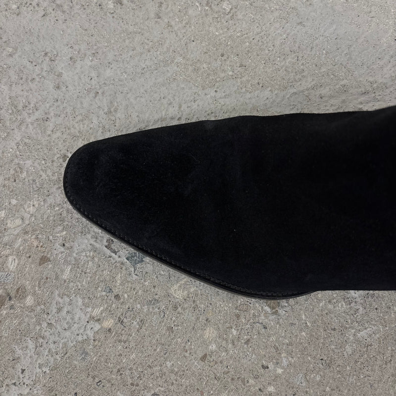 Yves Saint Laurent Wyatt Suede Chelsea Boots