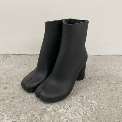 Maison Margiela MM22 Rubber Heeled Tabi Boot