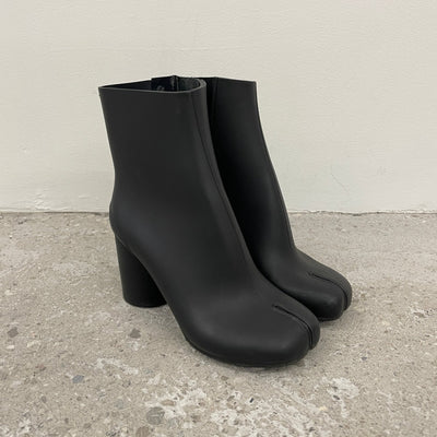 Maison Margiela MM22 Rubber Heeled Tabi Boot