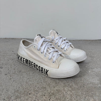 Dirk Bikkembergs Low Top Lace Up Speakers In White