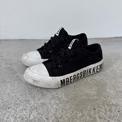 Dirk Bikkembergs Low Top Lace Up Speakers In Black