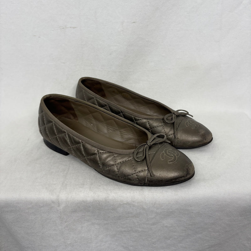 00s Chanel Quilted Leather Bow Flats