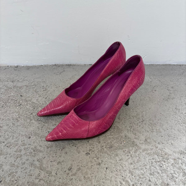 Gucci Bubblegum Snakeskin Leather Pointed Heels