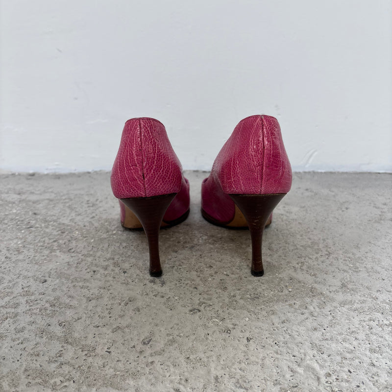 Gucci Bubblegum Snakeskin Leather Pointed Heels