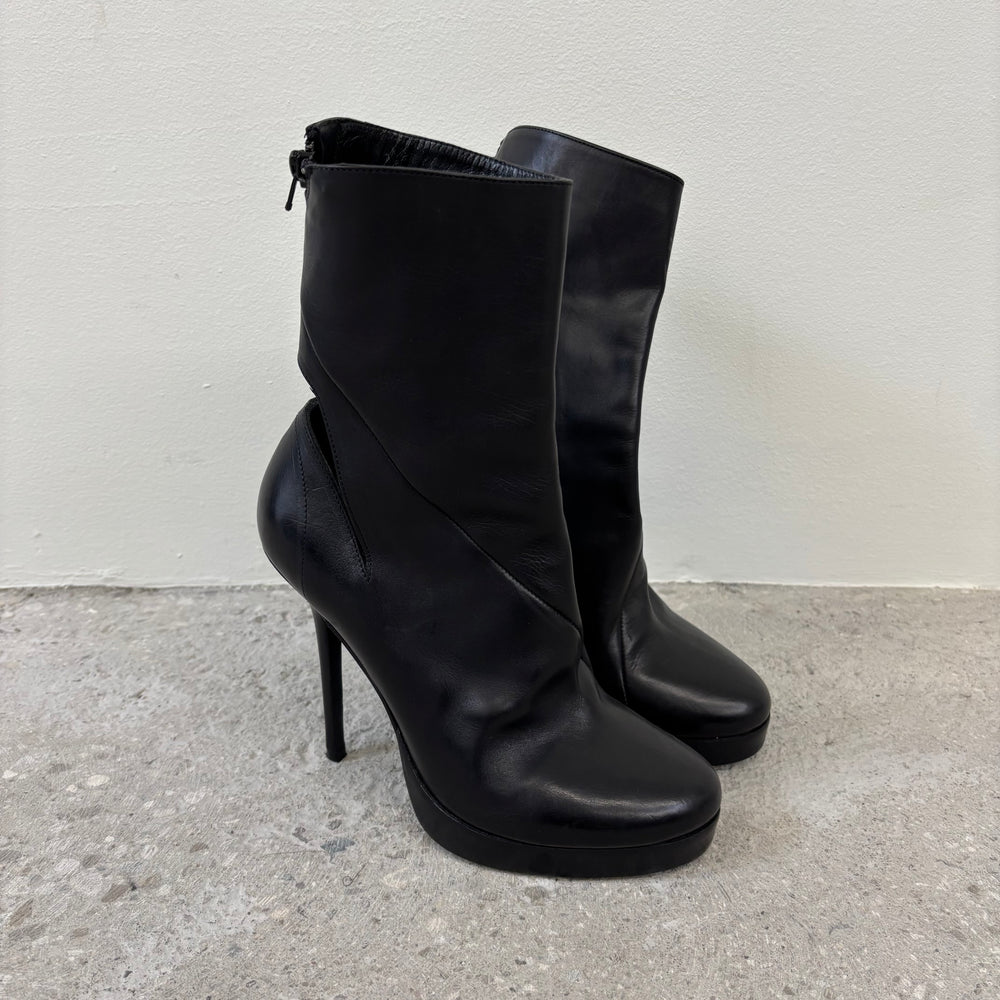 Vero Cuoio Cut Out Back Leather Heels